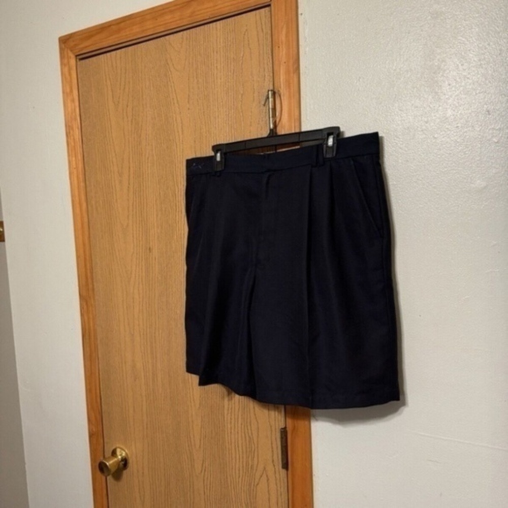 Greg Norman Size 36 Solid Blue Pleated Shorts - EUC